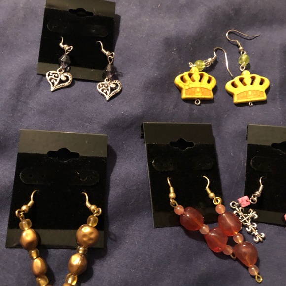 Lot of 15 pair of handmade earrings and one European style bracelet. - Picture 6 of 7